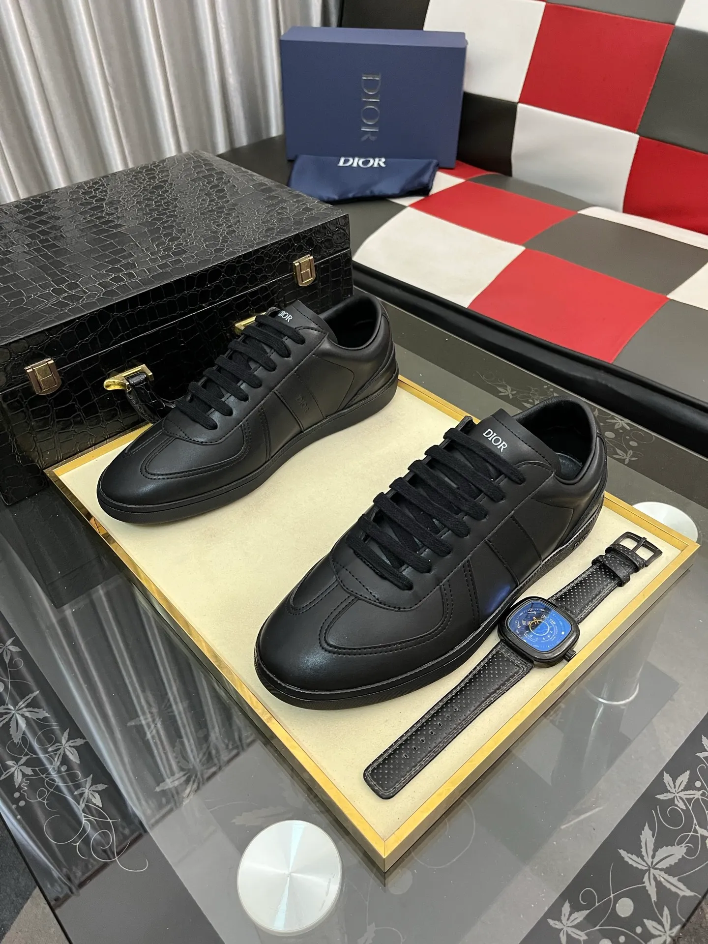 Men's shoes 💰380⌚️⌚️ 【Dior*DIAO】original quality.~ Unique modern style sneakers. 🏃A must-have casual shoe for trendy men😍😍 Original brand imported from Italy, imported original leather, sheep lining (refuses to discolor and grind feet) Sole: Original sole provided by the original factory, French lazy style design ⚠️Fit to the feet, original quality, super comfortable original sole. Code number: 38-442️⃣Colors available